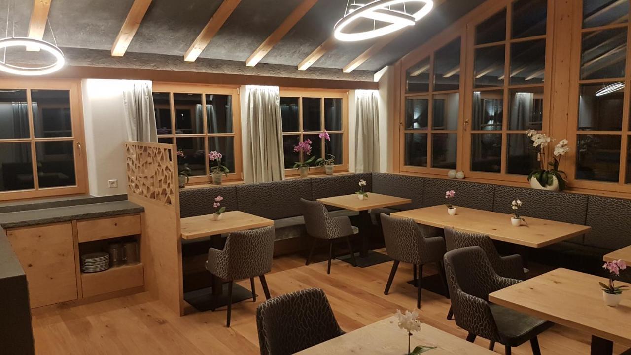 Bed and Breakfast Garni Marianne Malles Venosta Esterno foto