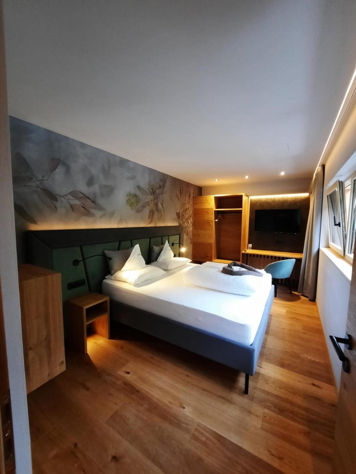 Bed and Breakfast Garni Marianne Malles Venosta Esterno foto