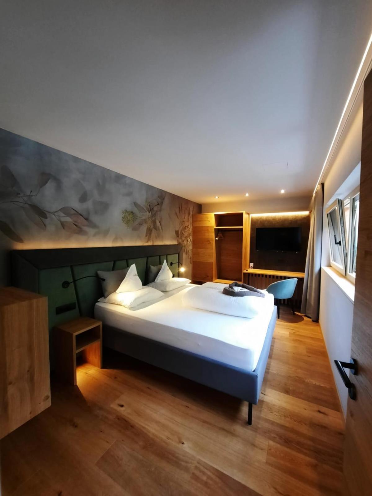 Bed and Breakfast Garni Marianne Malles Venosta Esterno foto