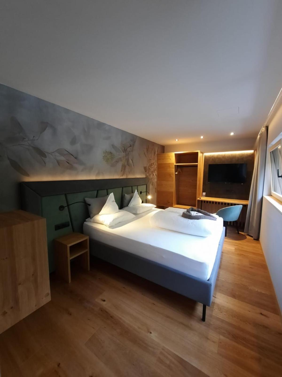 Bed and Breakfast Garni Marianne Malles Venosta Esterno foto