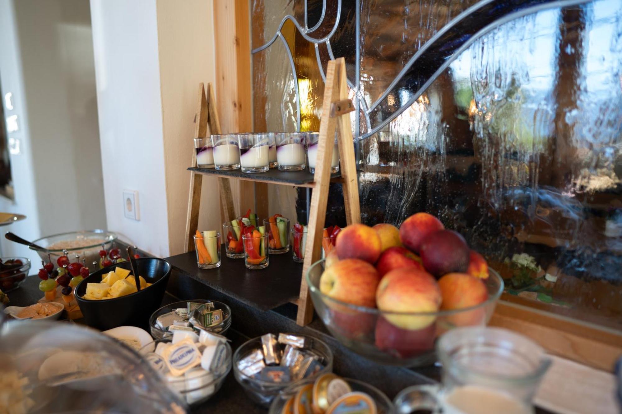 Bed and Breakfast Garni Marianne Malles Venosta Esterno foto