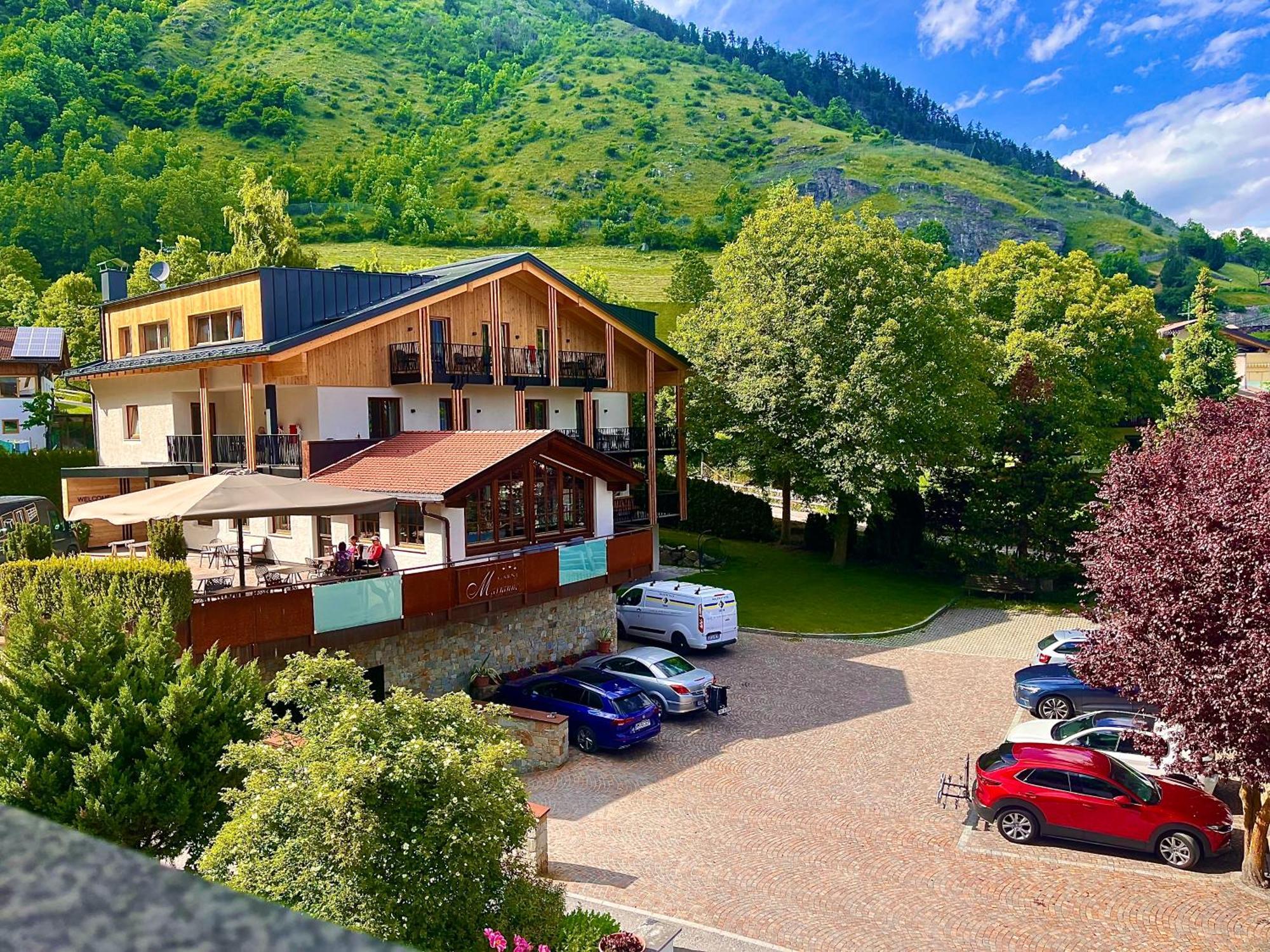 Bed and Breakfast Garni Marianne Malles Venosta Esterno foto