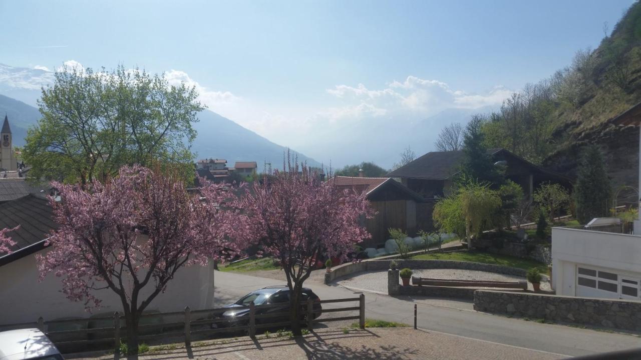 Bed and Breakfast Garni Marianne Malles Venosta Esterno foto